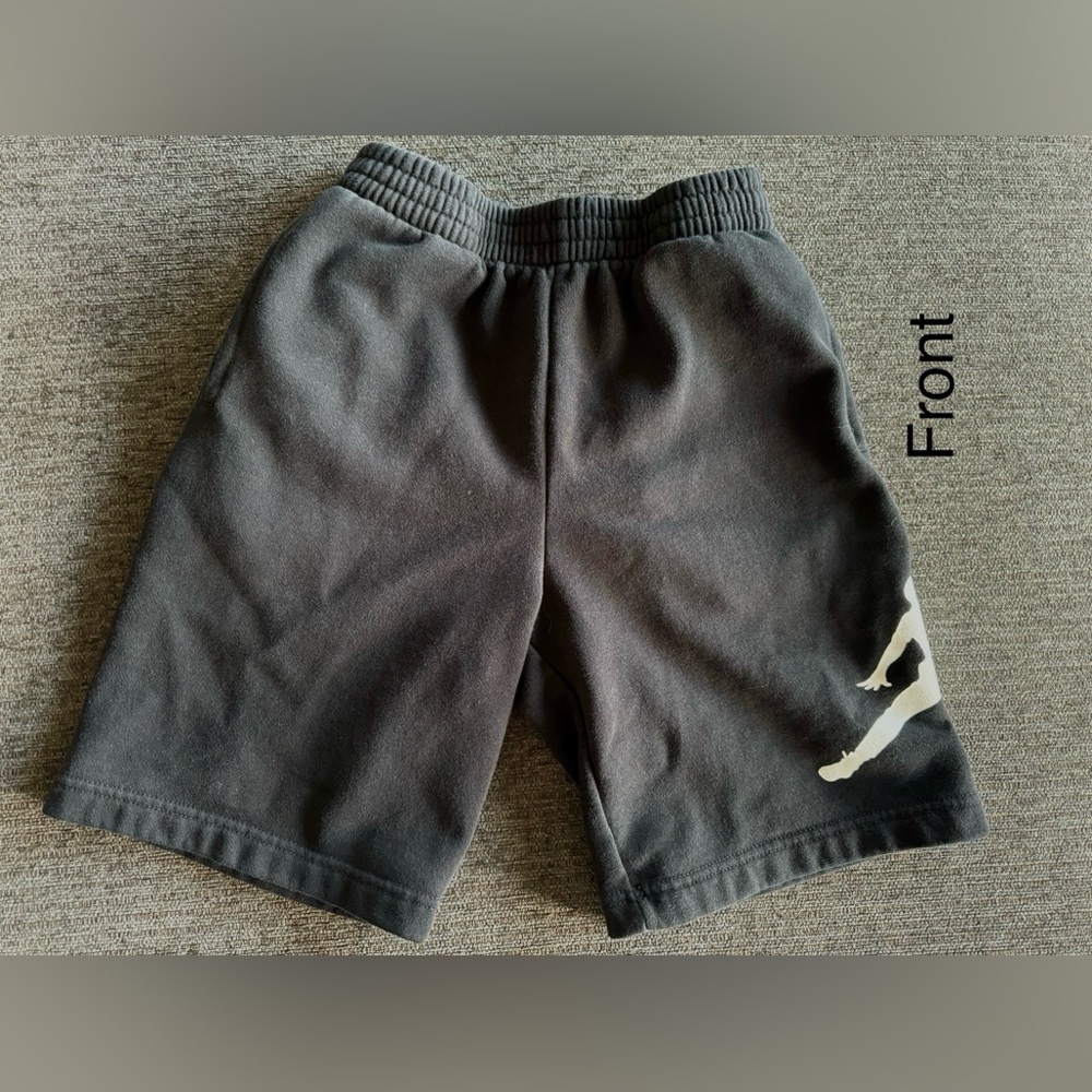 NIKE Air Jordan Jumpman BIG LOGO Shorts Black White Boys Size Medium